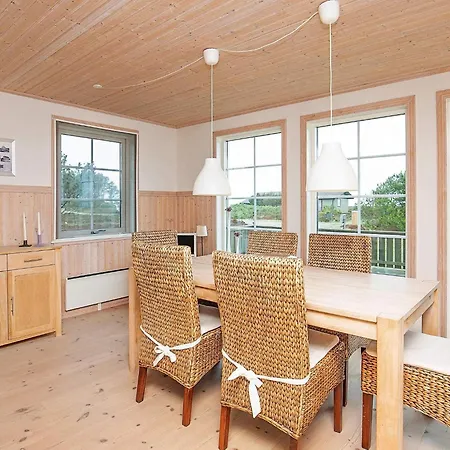 בית נופש 6 Person In *